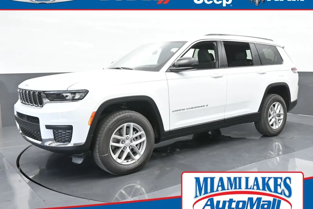 2024 Jeep Grand Cherokee Laredo photo 1
