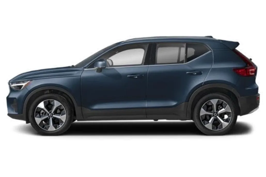 2026 Volvo XC40 photo 1