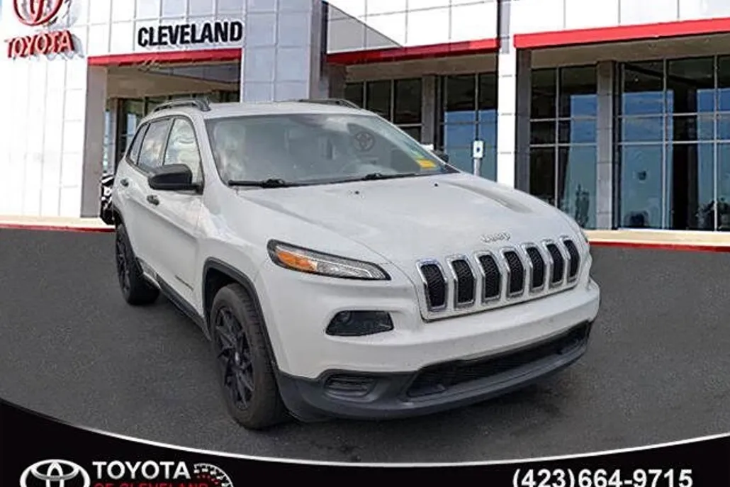 2017 Jeep Cherokee Sport photo 1