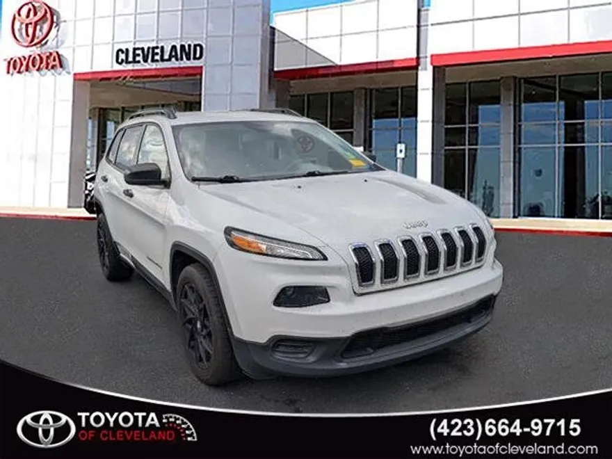 2017 Jeep Cherokee Sport photo 1