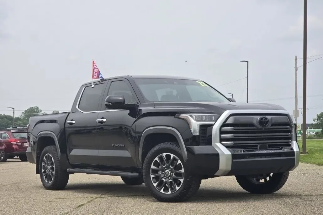 2023 Toyota Tundra Limited photo 1