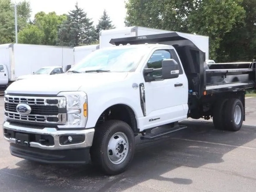 2024 Ford F-350 XL photo 1