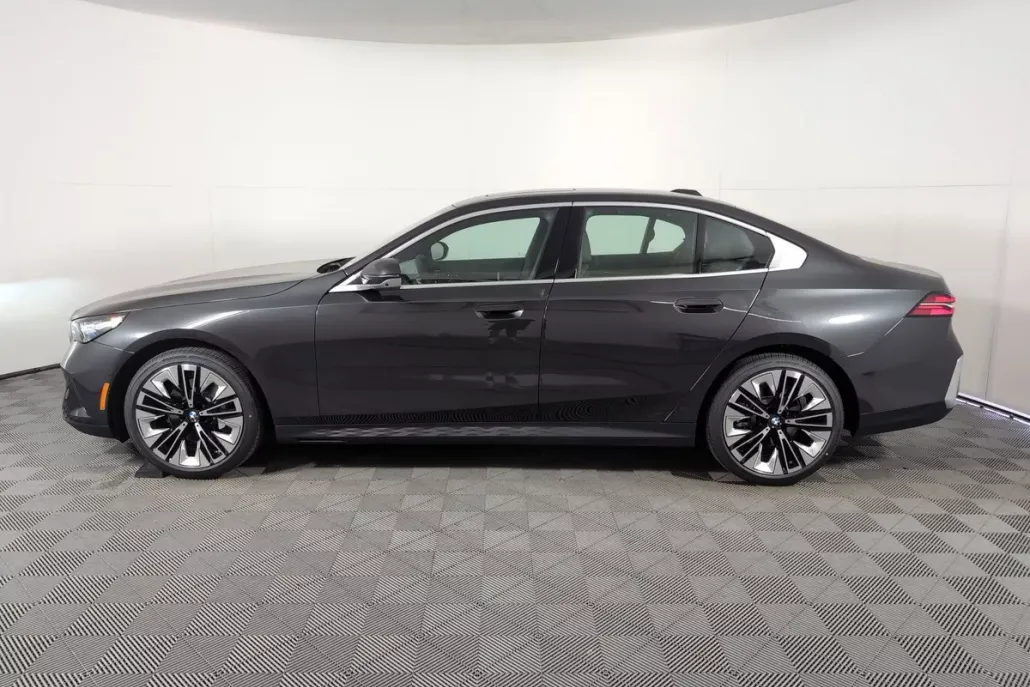 2026 Bmw 530i photo 1