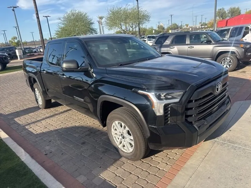 2025 Toyota Tundra SR5 photo 1