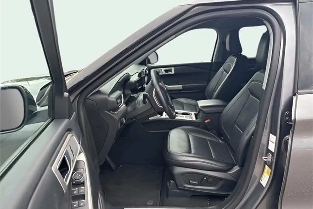 2024 Ford Explorer Limited photo 1
