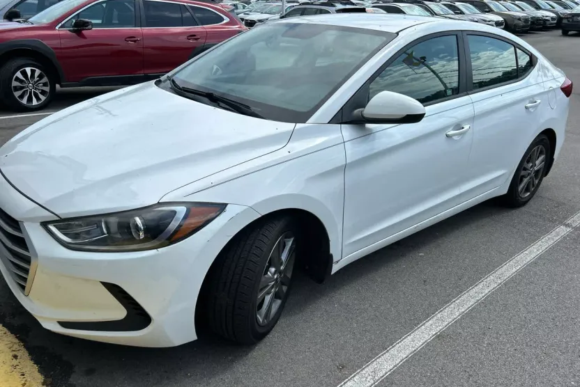2017 Hyundai Elantra SE photo 1