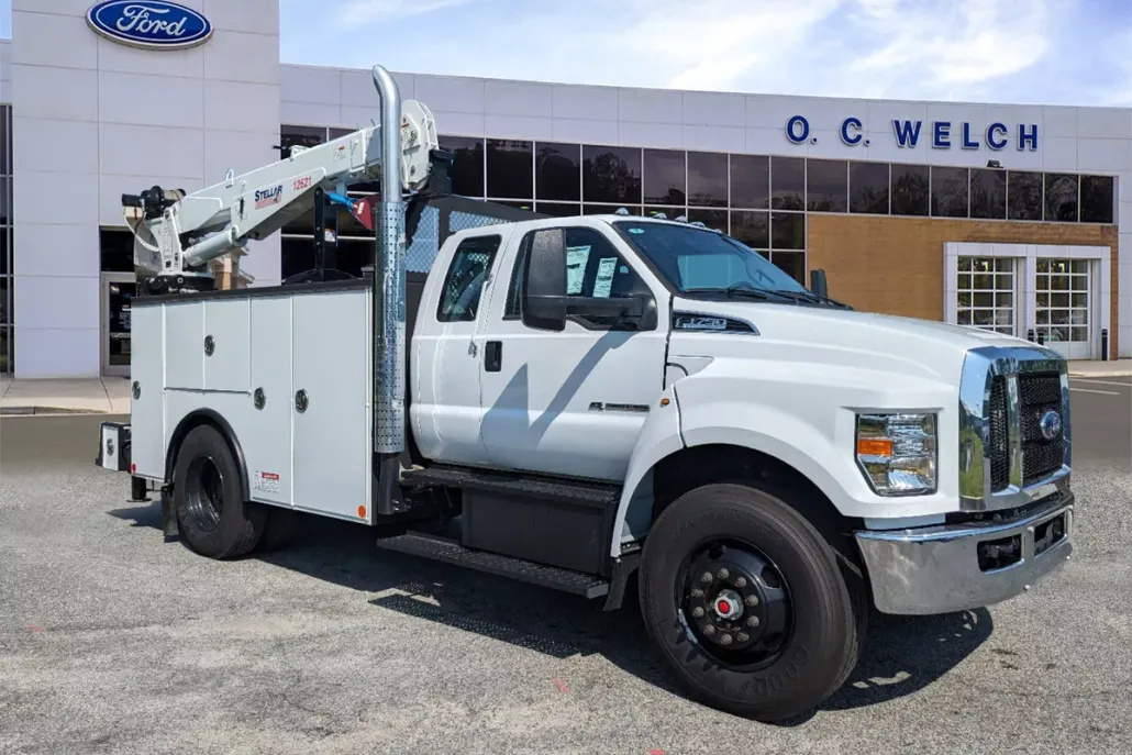 2024 Ford F-750 Base photo 1