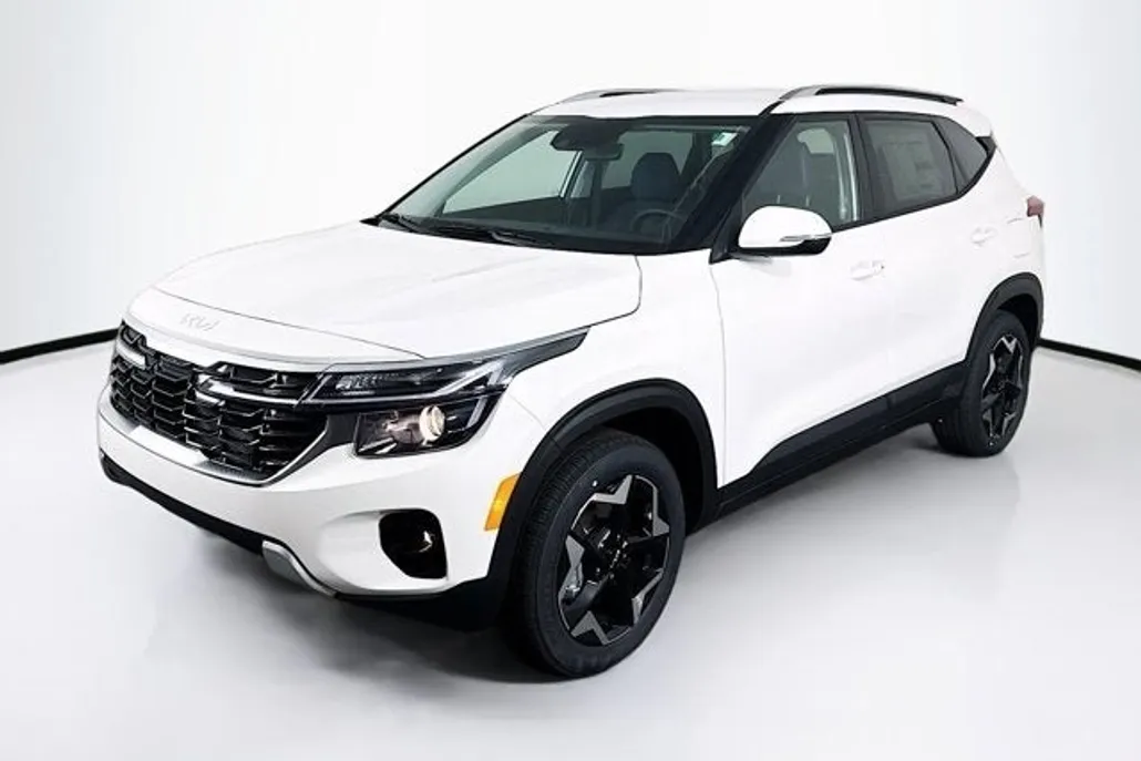 2025 Kia Seltos S photo 1