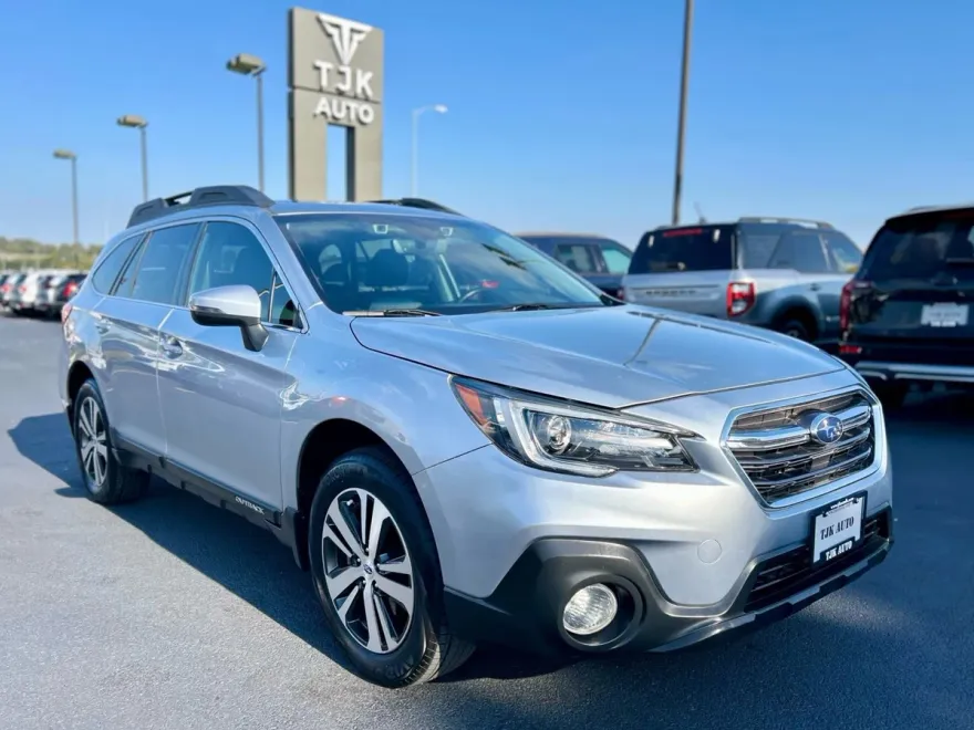2018 Subaru Outback 2.5i Limited photo 1