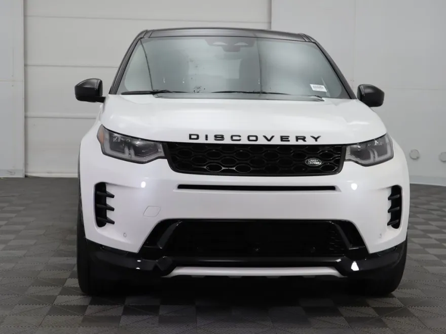 2024 Land Rover Discovery Sport SE photo 1