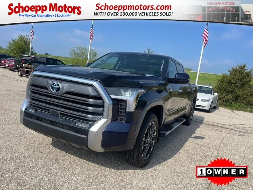 2022 Toyota Tundra Limited photo 1
