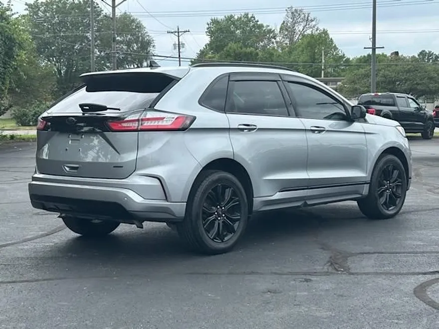 2023 Ford Edge SE photo 8