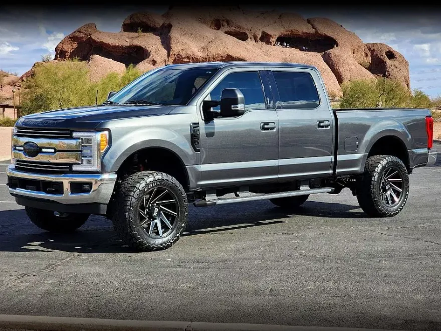 2017 Ford F-250 Lariat photo 1