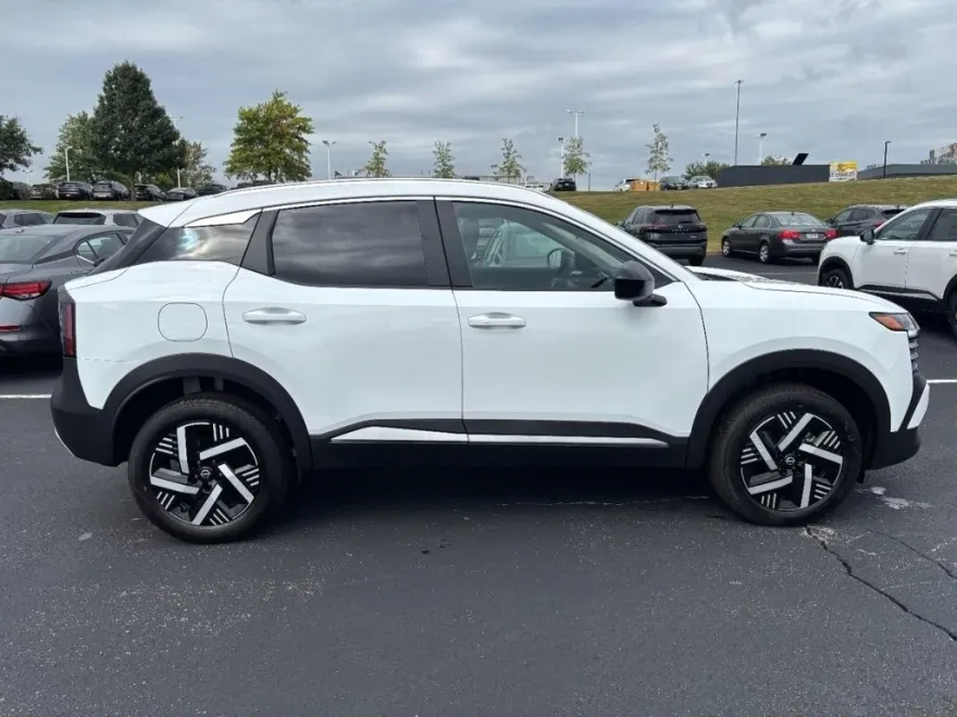 2026 Nissan Kicks SV photo 1