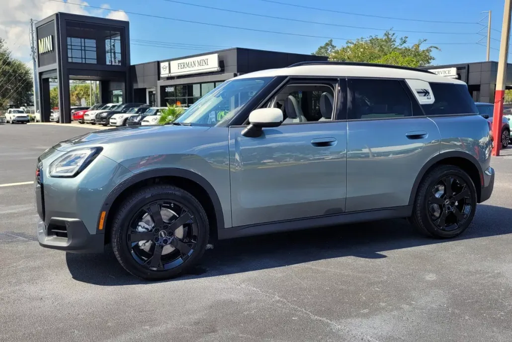 2025 Mini Countryman ALL4 Signature photo 1