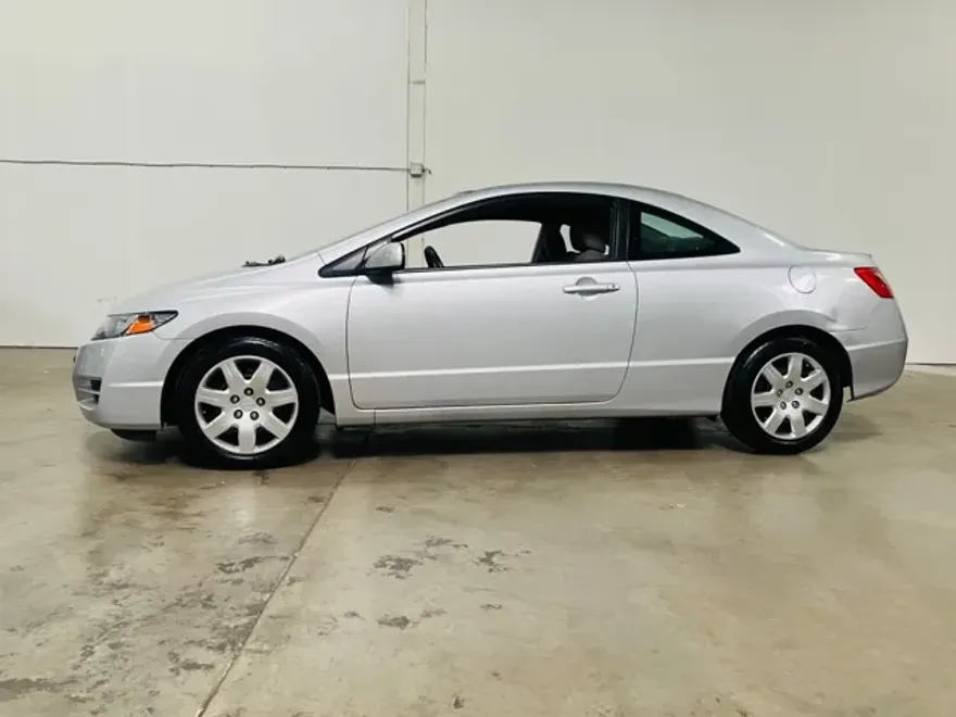 2009 Honda Civic LX photo 1
