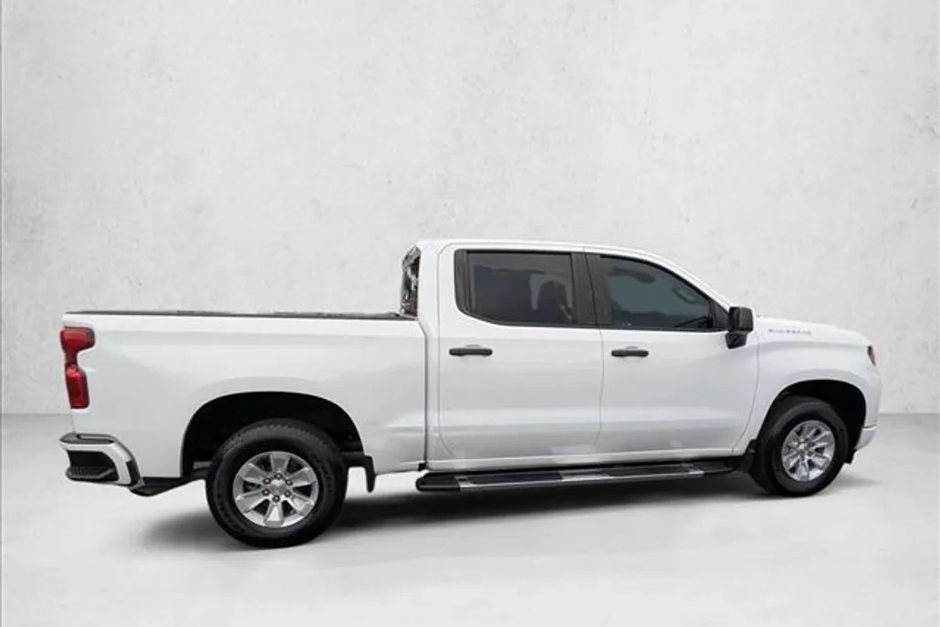 2024 Chevrolet Silverado 1500 Custom photo 1
