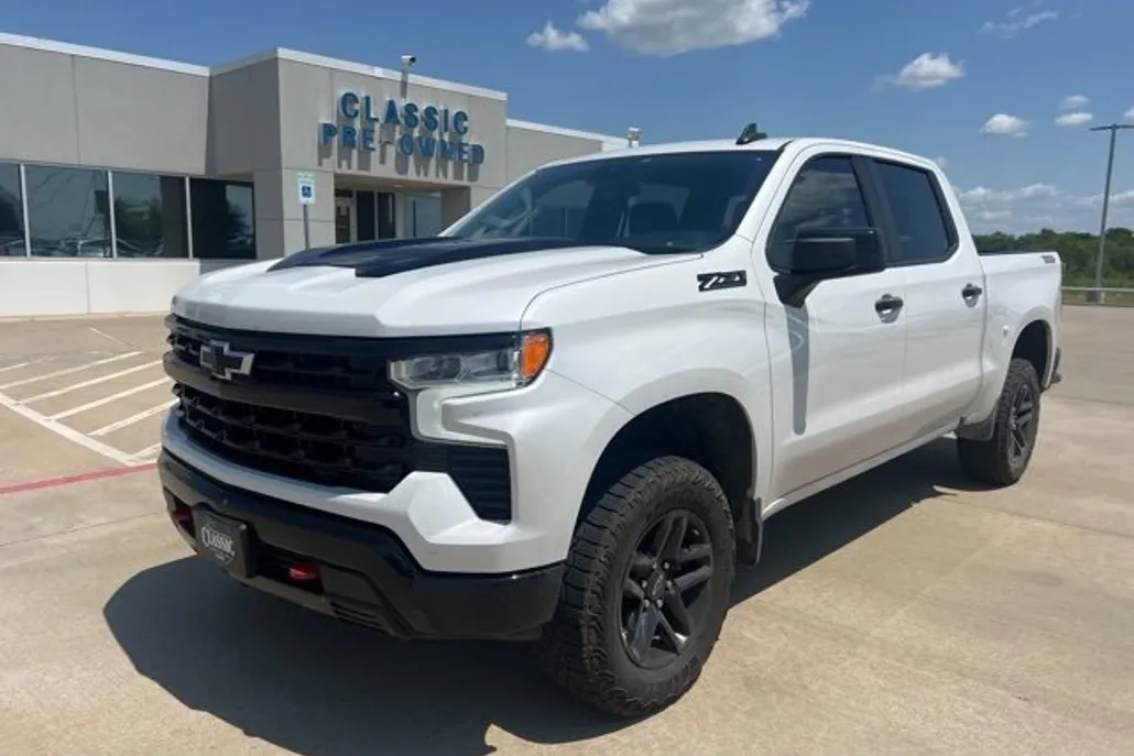 2023 Chevrolet Silverado 1500 LT Trail Boss photo 1