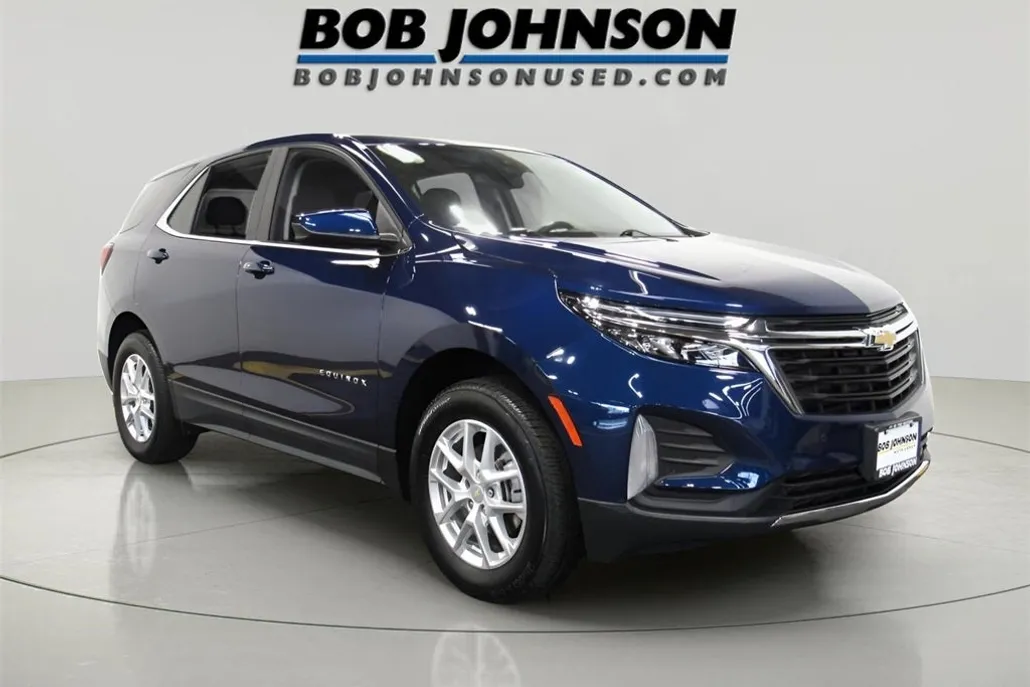 2022 Chevrolet Equinox LT photo 1
