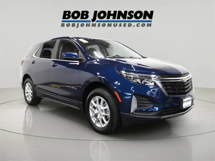 2022 Chevrolet Equinox LT photo 1