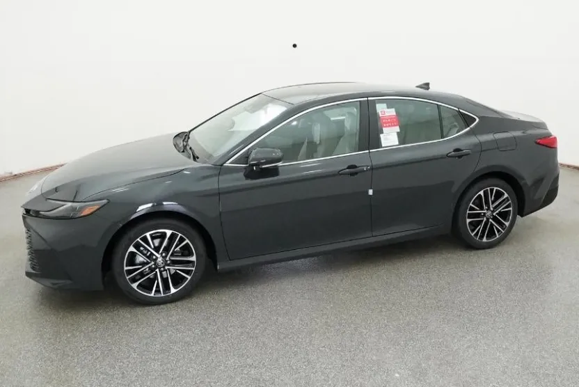 2026 Toyota Camry XLE photo 1