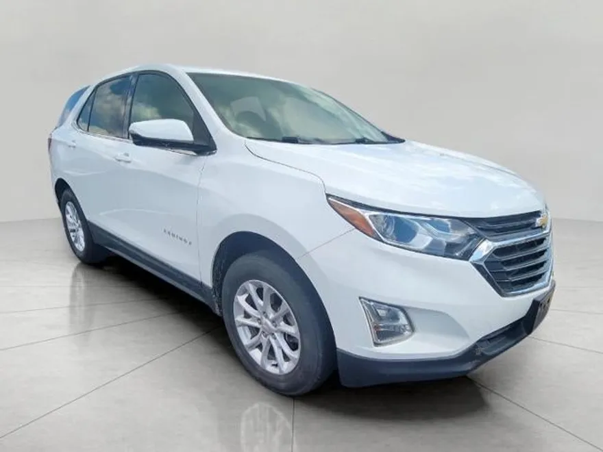 2019 Chevrolet Equinox LT photo 1