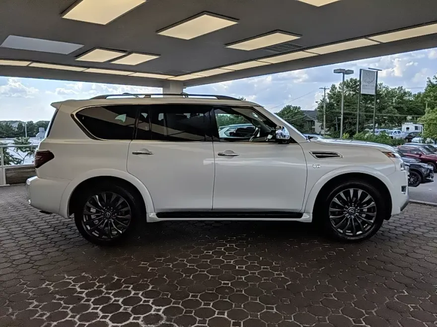 2022 Nissan Armada Platinum photo 1