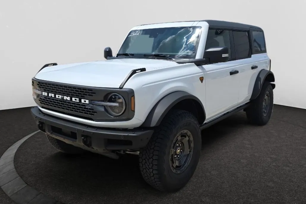 2025 Ford Bronco Badlands photo 1