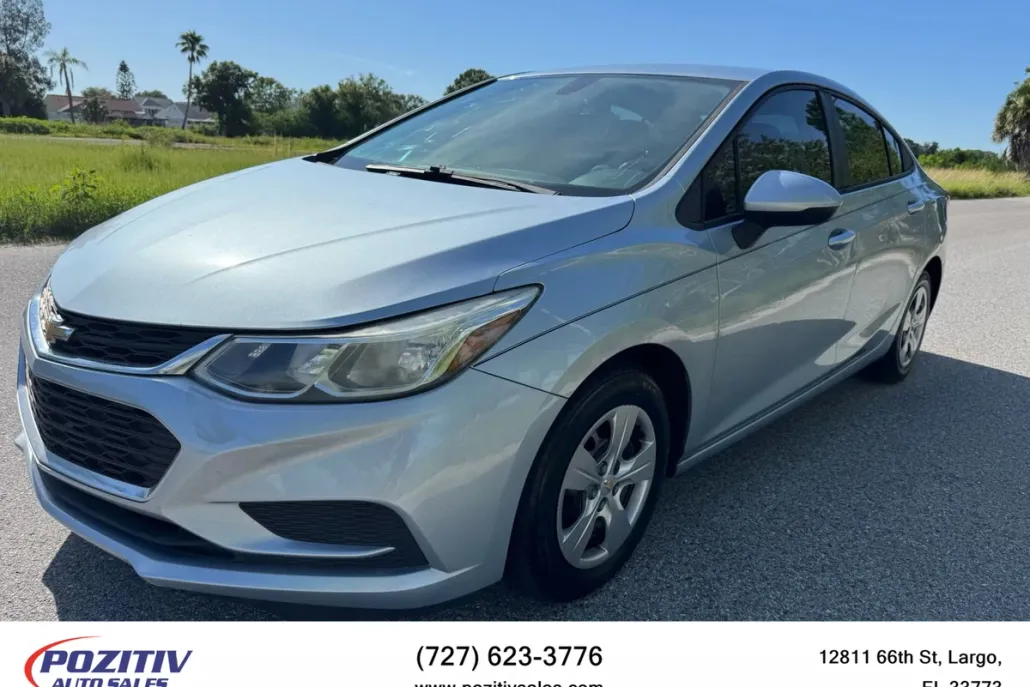 2017 Chevrolet Cruze LS photo 1
