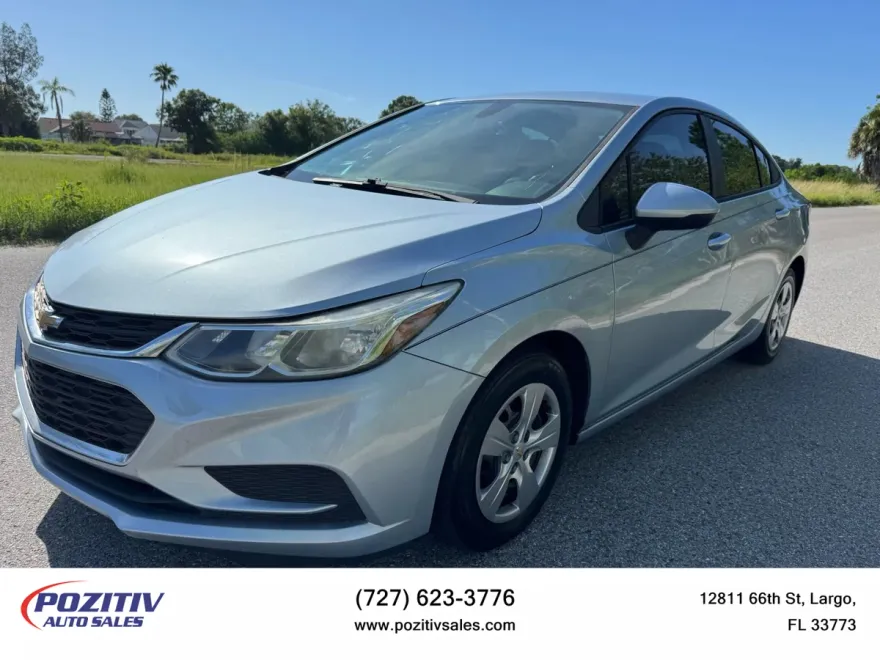 2017 Chevrolet Cruze LS photo 1
