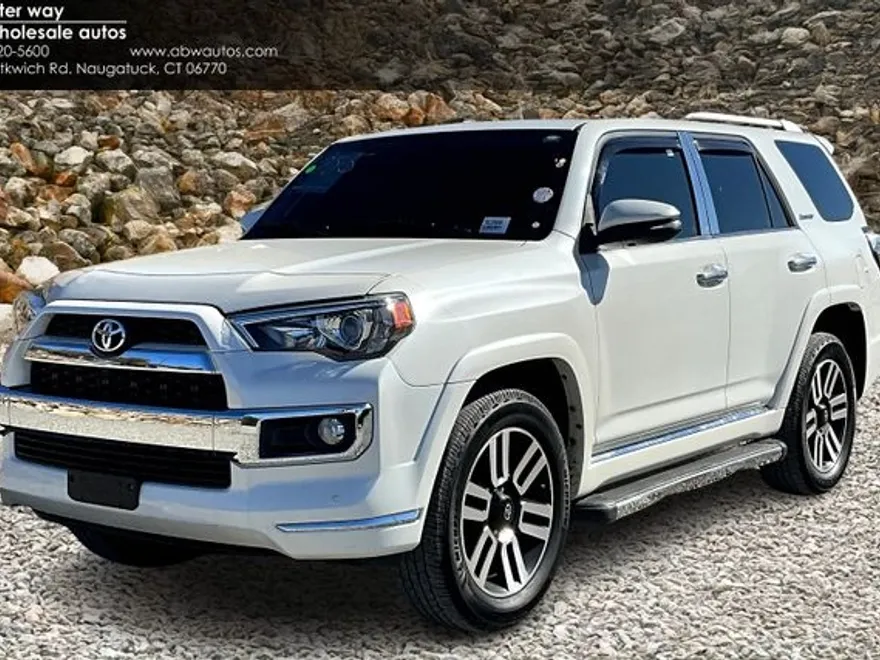 2015 Toyota 4Runner SR5 photo 1