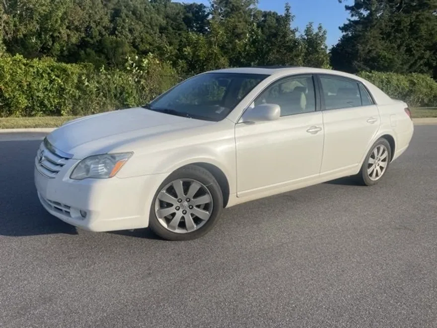2005 Toyota Avalon XLS photo 1