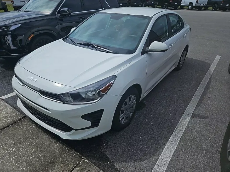 2023 Kia Rio LX photo 1