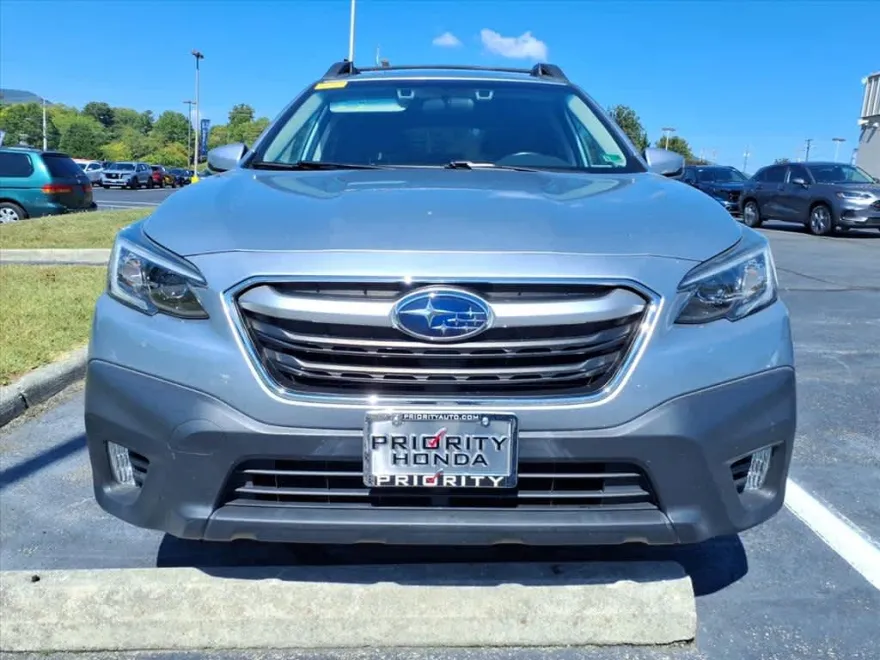 2020 Subaru Outback Premium photo 1