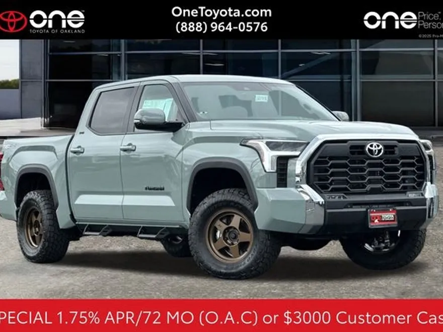 2025 Toyota Tundra SR5 CrewMax photo 1