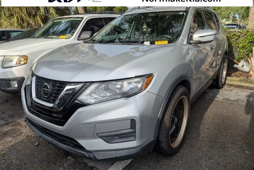 2020 Nissan Rogue S photo 1