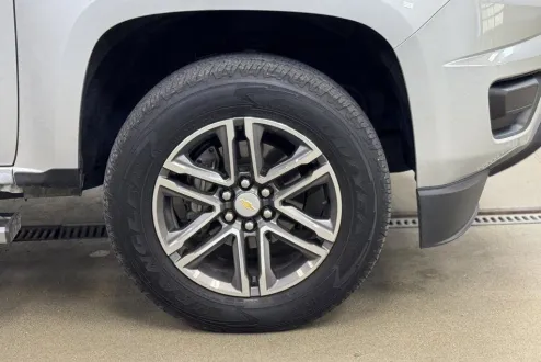 2019 Chevrolet Colorado Work Truck photo 3