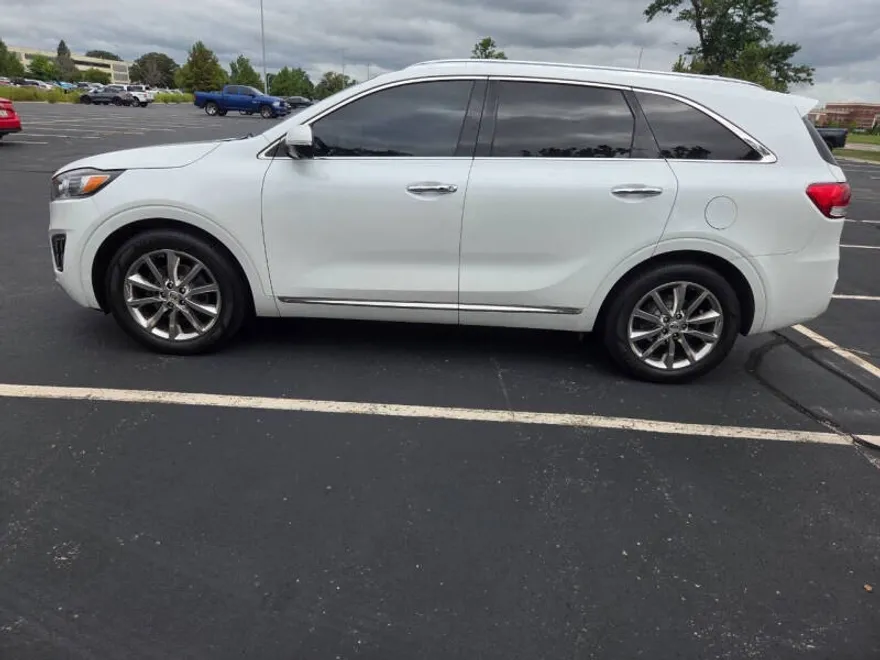 2016 Kia Sorento SX Limited V6 photo 1