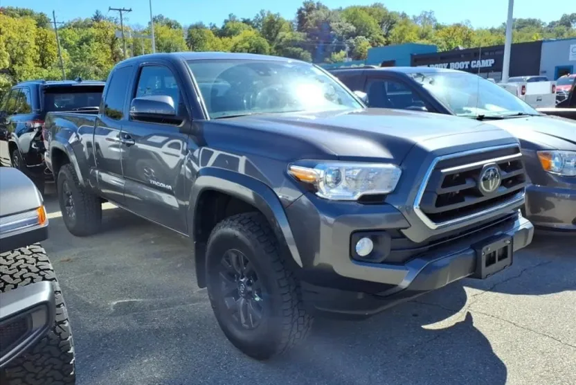 2022 Toyota Tacoma SR5 photo 1