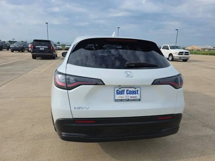 2023 Honda HR-V LX photo 1