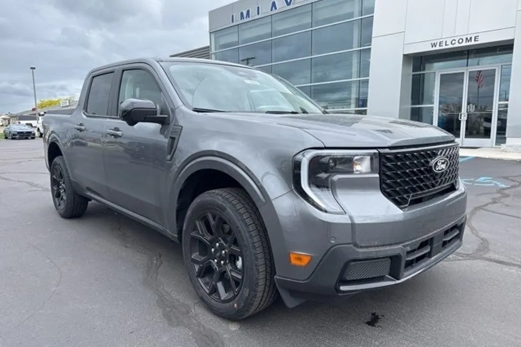 2025 Ford Maverick Lariat photo 1