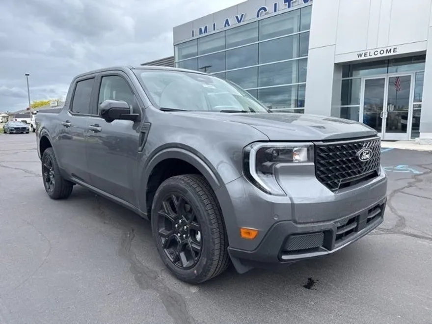 2025 Ford Maverick Lariat photo 1
