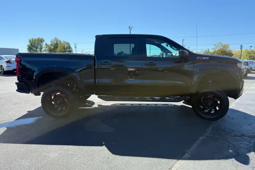 2019 Chevrolet Silverado 1500 Custom Trail Boss photo 1