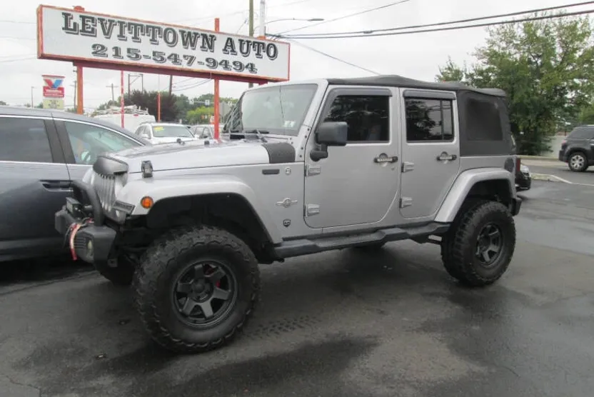 2014 Jeep Wrangler Unlimited Freedom photo 1