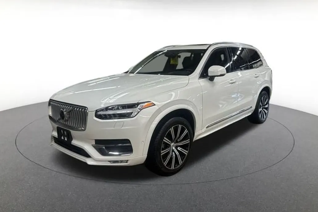 2025 Volvo XC90 B5 Plus photo 1