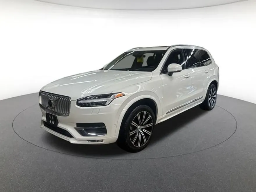 2025 Volvo XC90 B5 Plus photo 1
