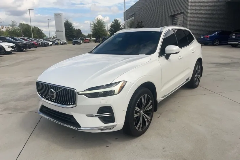 2022 Volvo XC60 Inscription photo 1