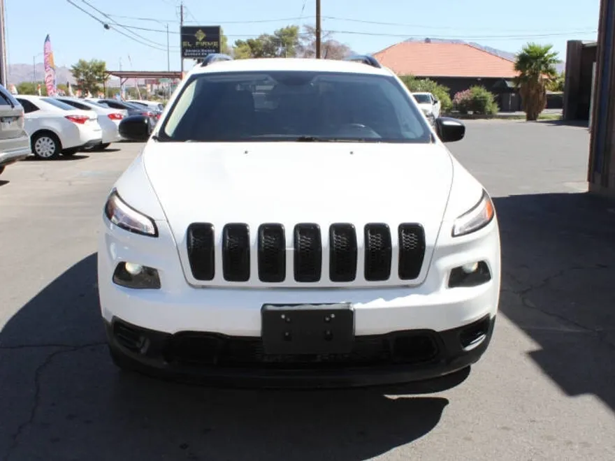 2017 Jeep Cherokee Sport Altitude photo 1