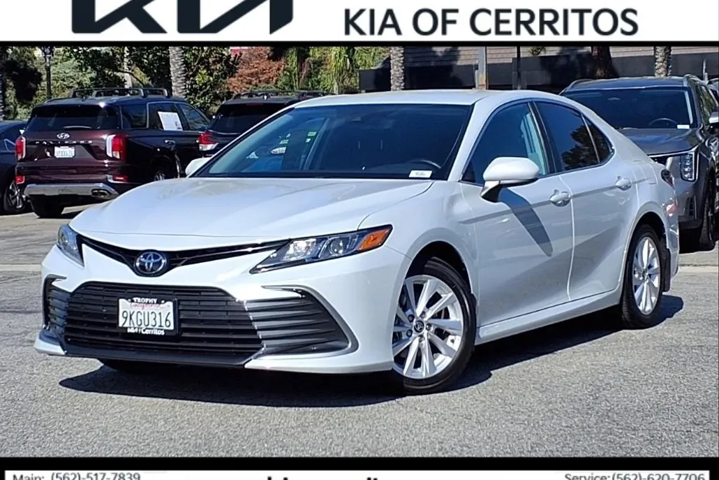 2024 Toyota Camry LE photo 1