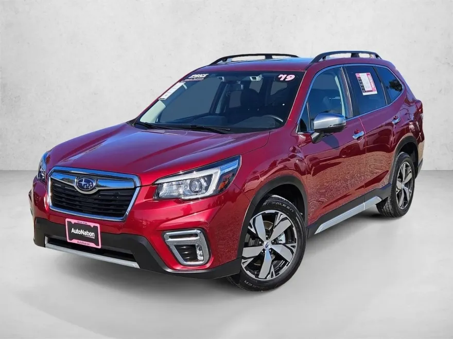 2019 Subaru Forester Touring photo 1